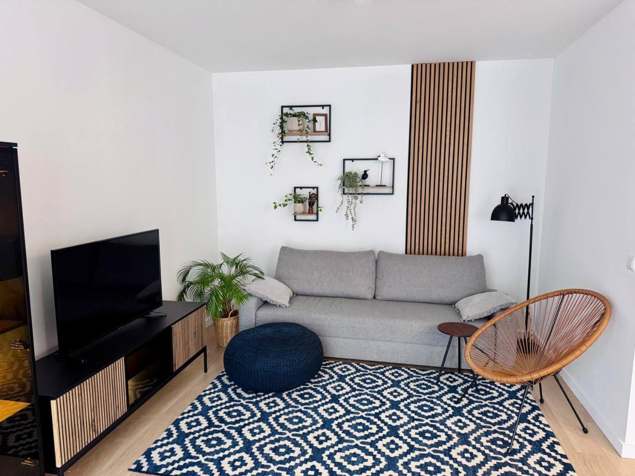 C- Home4U - Apartment With A City View Close To Aquapark, Parking In Secured Area Cracovia Esterno foto
